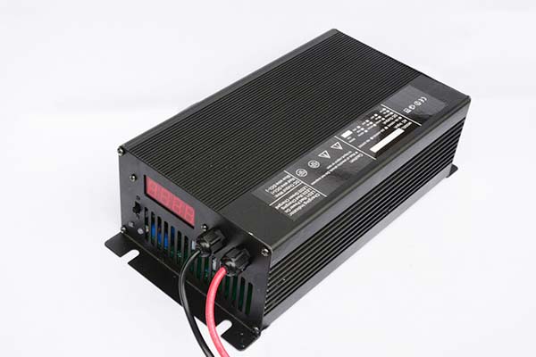 湖北充電器廠家直銷12V40A電動叉車AGV智能機器充電器