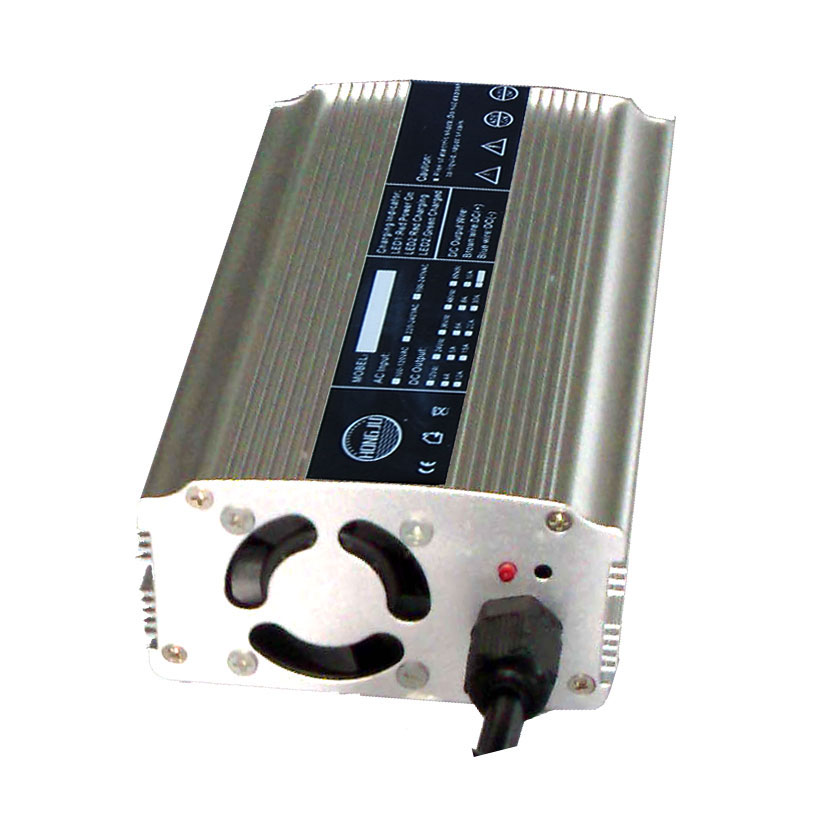 鐵鋰電池充電器廠家直銷24V5A自平衡車代步車電動輪椅充電器