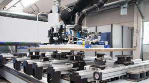 HOMAG：連接到 CNC 加工中心的機器人搬運系統 FEEDBOT
