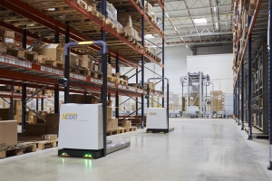 MOBILE ROBOTS 獨家提供： 用于運輸托盤的緊湊型無人駕駛運輸系統(tǒng)
