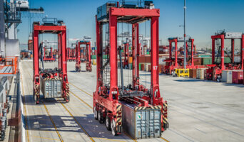 Kalmar 自動跨運車應用