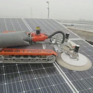 偉匠DC-1200型吸塵干洗光伏電站清洗機(jī)器人