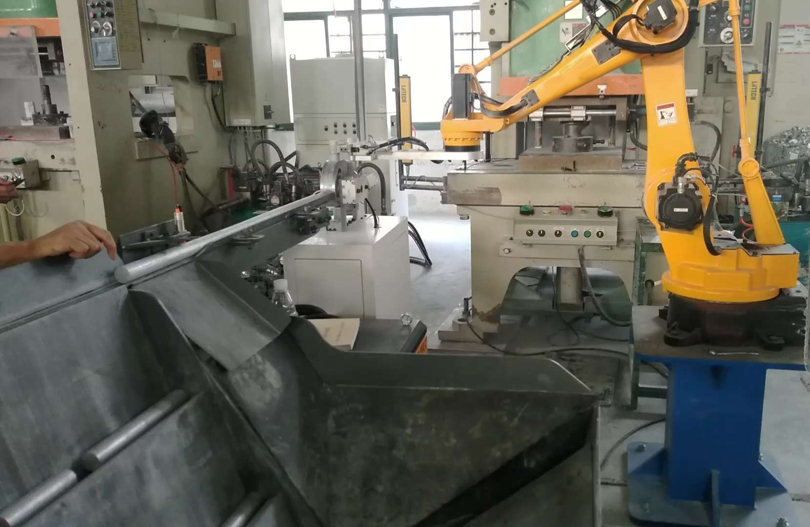 沖床自動(dòng)上下料機(jī)械手