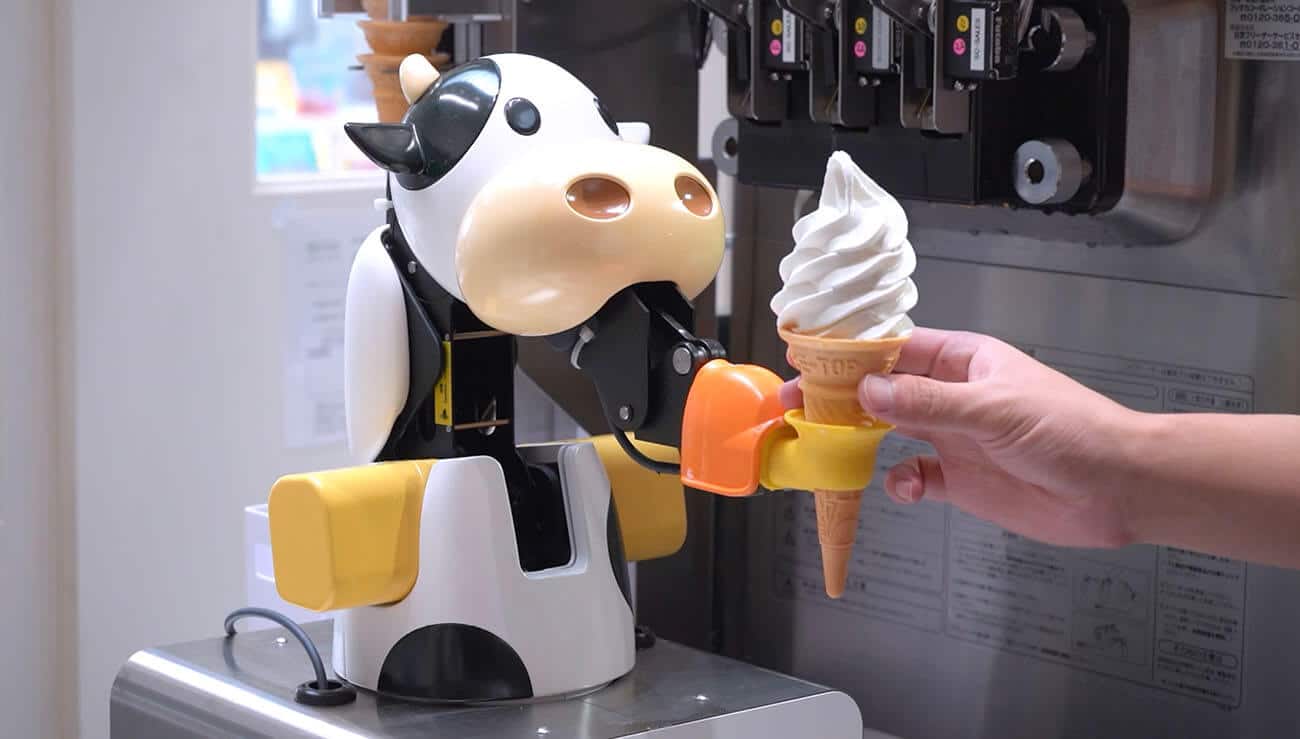 SOFTCREAM ROBOT